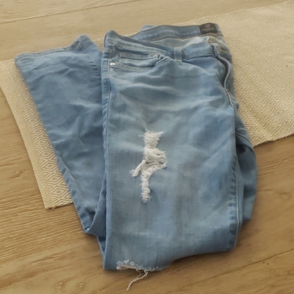 Just Black distressed jean